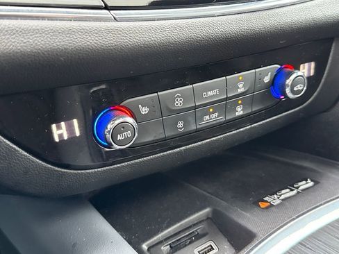 Used 2023 Buick Enclave Essence w/ Experience Buick Package image 25