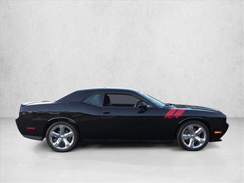 Used 2013 Dodge Challenger R/T RWD image 4