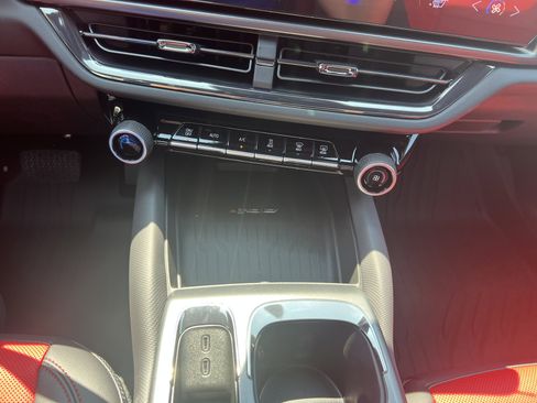 New 2025 Chevrolet Equinox EV RS image 8