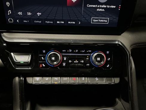 Used 2024 GMC Sierra 3500 AT4 w/ AT4 Premium Plus Package image 21