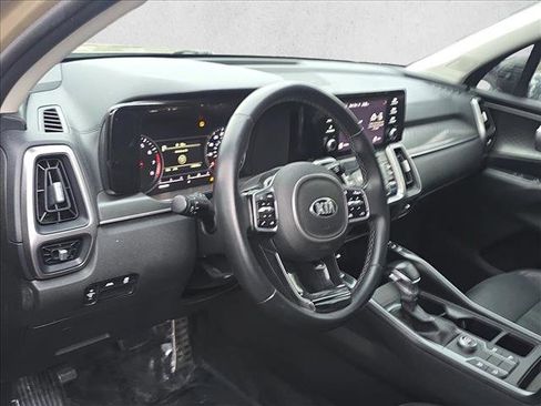 Used 2021 Kia Sorento S image 9