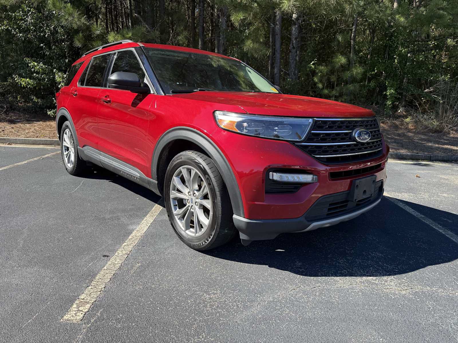 Used 2022 Ford Explorer XLT w/ Equipment Group 202A RWD image 2