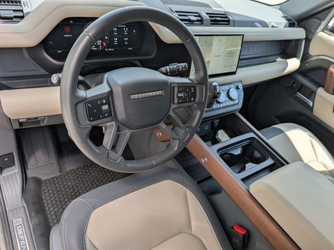 Used 2024 Land Rover Defender 110 X AWD/4WD image 4