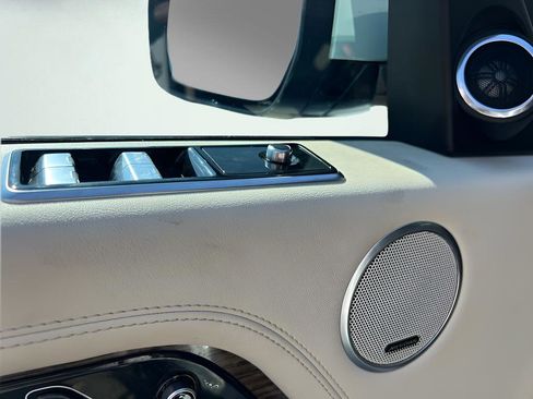 Used 2018 Land Rover Range Rover HSE image 34