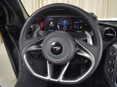 Used 2024 McLaren 750S Spider RWD image 24
