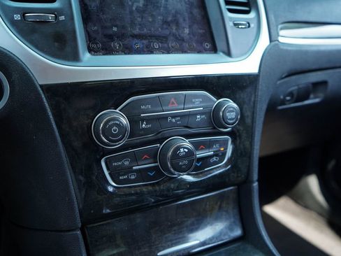 Used 2019 Chrysler 300 Limited w/ Safetytec Plus Group image 23