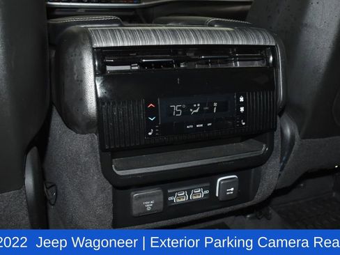 Used 2022 Jeep Wagoneer Series III w/ Premium Group I AWD/4WD image 28