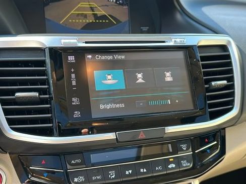 Used 2017 Honda Accord Touring image 23