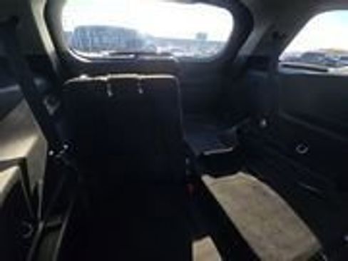 Used 2023 Ford Explorer XLT image 5