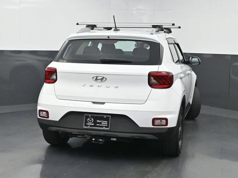 Used 2023 Hyundai Venue SEL w/ Cargo Package FWD image 3