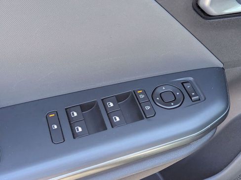 Used 2025 Kia K4 FWD image 14