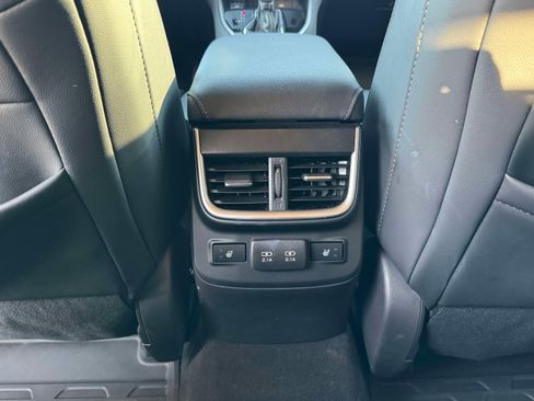 Used 2022 Subaru Outback Limited image 17