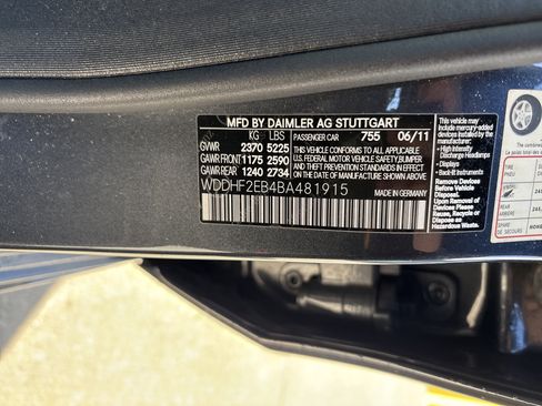 Used 2011 Mercedes-Benz E 350 BlueTEC Sedan image 34