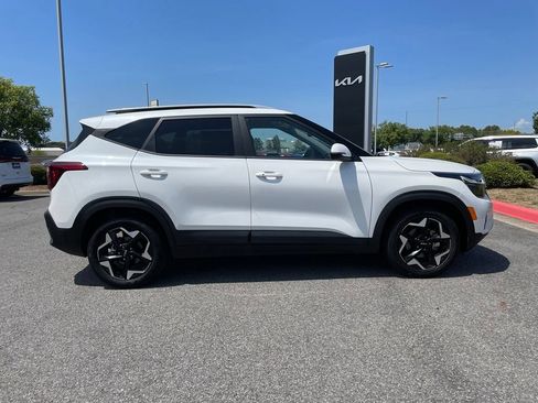 Certified 2026 Kia Seltos LX FWD image 9