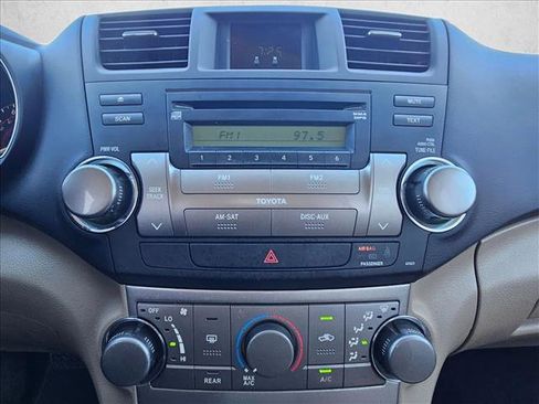 Used 2012 Toyota Highlander FWD image 15