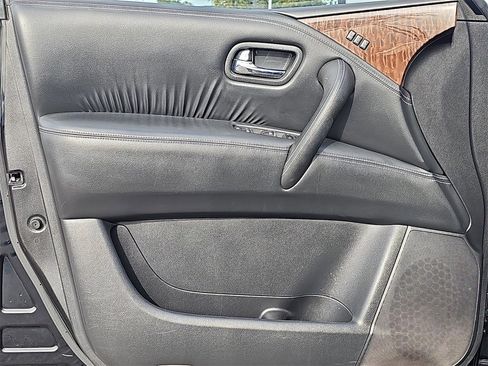 Used 2017 Nissan Armada Platinum image 27