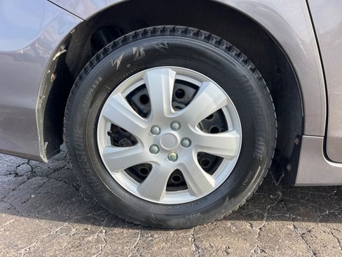 Used 2015 Toyota Sienna SE Premium image 40