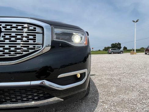Used 2019 GMC Acadia Denali w/ LPO, Floor Liner Package AWD/4WD image 29