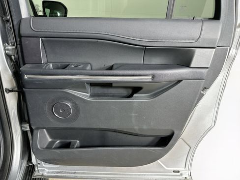 Used 2024 Ford Expedition Max XLT image 32