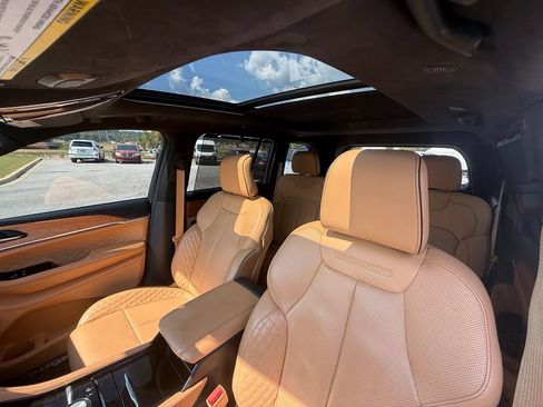 Used 2023 Jeep Grand Cherokee Summit AWD/4WD image 22
