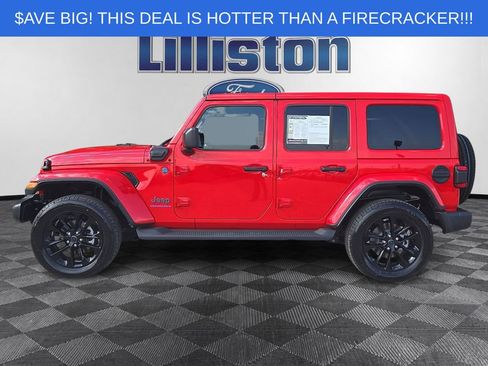 Used 2025 Jeep Wrangler Unlimited Sahara AWD/4WD image 7
