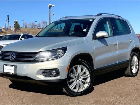 Used 2012 Volkswagen Tiguan SE image 1