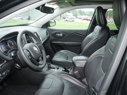 Used 2022 Jeep Cherokee Trailhawk w/ Sun, Sound & Nav Group AWD/4WD image 2