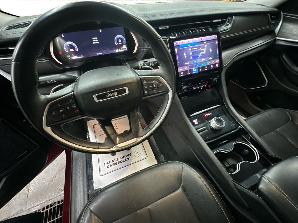 Used 2022 Jeep Grand Cherokee L Limited AWD/4WD image 30