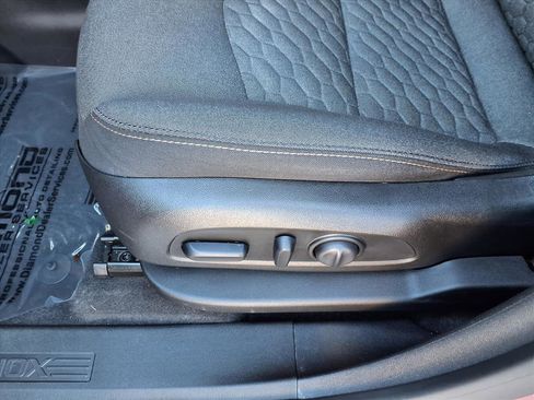 Used 2019 Chevrolet Equinox LT w/ Sun & Navigation Package image 19