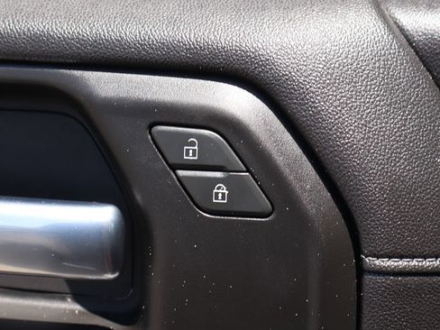 Used 2020 Chevrolet Silverado 1500 LT RWD image 18