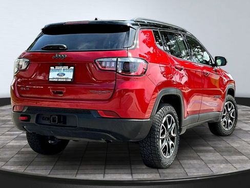 Used 2025 Jeep Compass Trailhawk w/ Trailer Tow Group AWD/4WD image 6