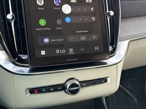 New 2026 Volvo XC90 T8 Ultra w/ Lounge Package image 31