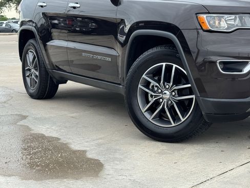 Used 2017 Jeep Grand Cherokee Limited RWD image 12