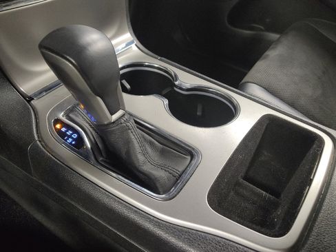 Used 2019 Jeep Grand Cherokee Altitude AWD/4WD image 26