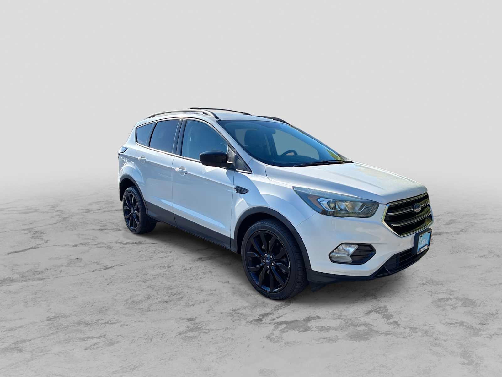 Used 2017 Ford Escape SE w/ Equipment Group 201A AWD/4WD image 2
