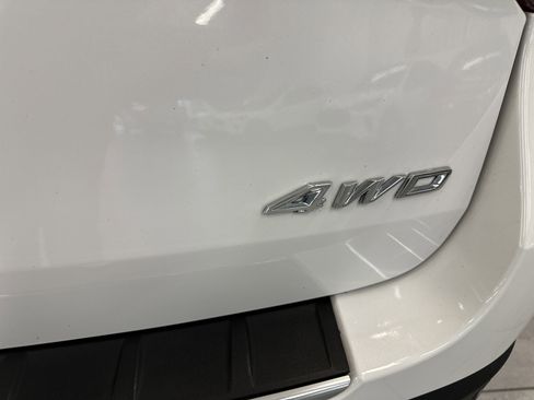 Used 2022 Ford Explorer Platinum w/ Equipment Group 601A image 10