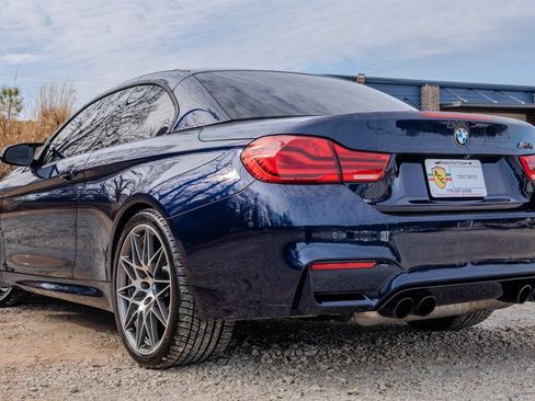 Used 2018 BMW M4 Convertible image 3