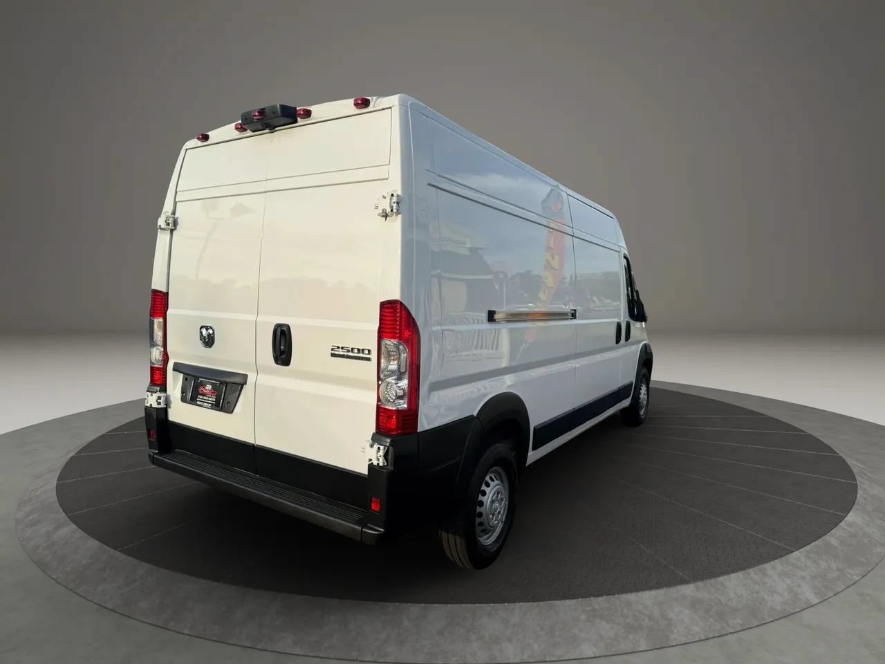 Used 2025 RAM ProMaster 2500 w/ Convenience Group FWD image 7