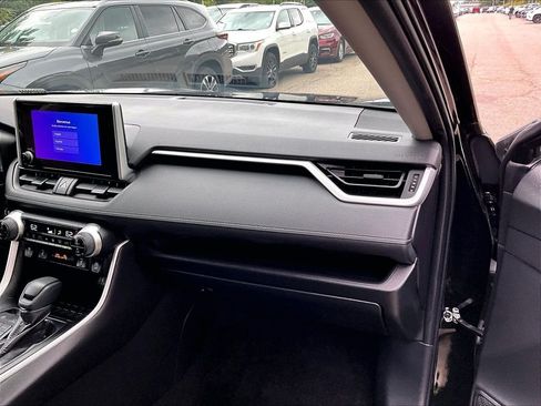 Certified 2023 Toyota RAV4 XLE w/ Convenience Package AWD/4WD image 13