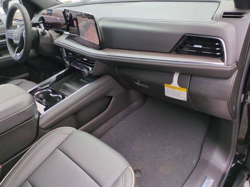 New 2026 Chevrolet Suburban Premier w/ Sun And Tow Package image 32