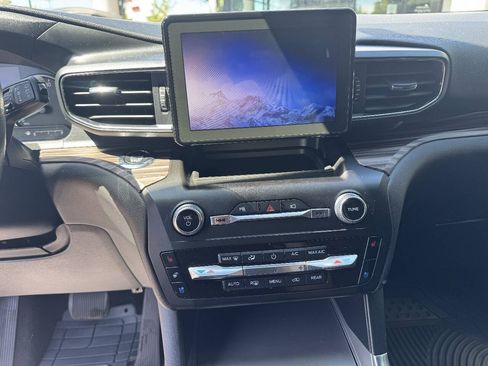 Used 2020 Ford Explorer Limited AWD/4WD image 9