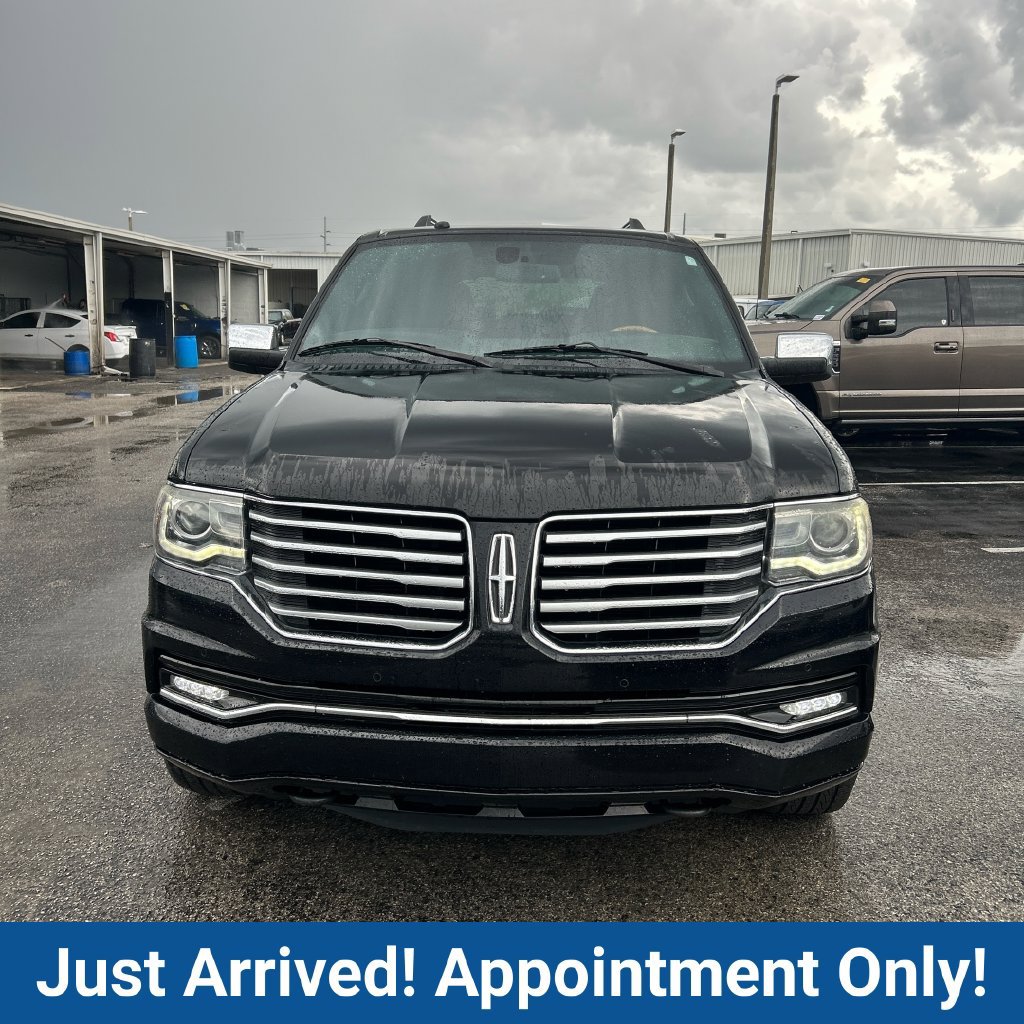 Used 2017 Lincoln Navigator L Select RWD image 2