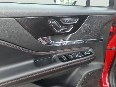 Used 2023 Lincoln Corsair Reserve w/ Equipment Group 201A image 9