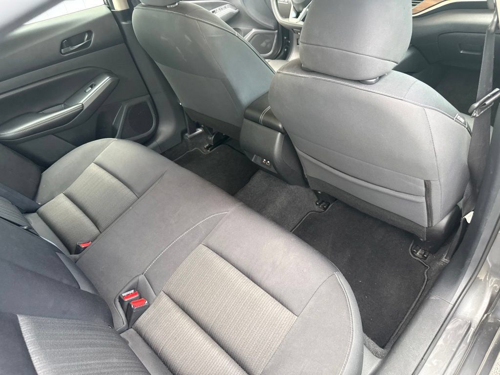 Used 2024 Nissan Altima 2.5 SV FWD image 34