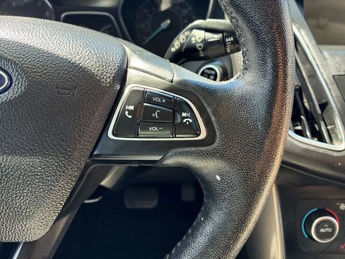 Used 2018 Ford Focus Titanium FWD image 44