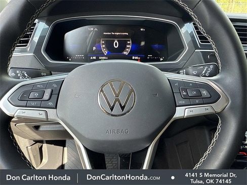 Used 2024 Volkswagen Tiguan SE image 19
