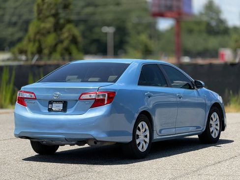 Used 2012 Toyota Camry LE FWD image 9