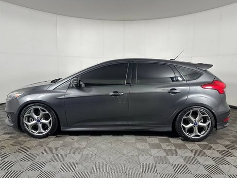 Used 2017 Ford Focus ST FWD image 2