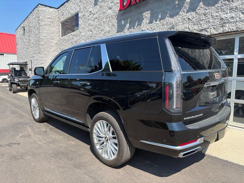 Used 2026 Cadillac Escalade Luxury w/ Touring Package AWD/4WD image 3