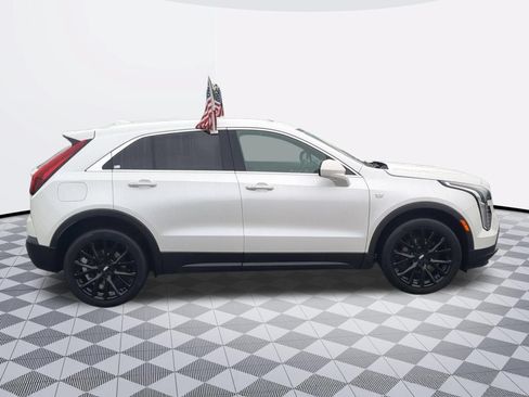 Certified 2022 Cadillac XT4 Luxury w/ Cold Weather Package AWD/4WD image 8